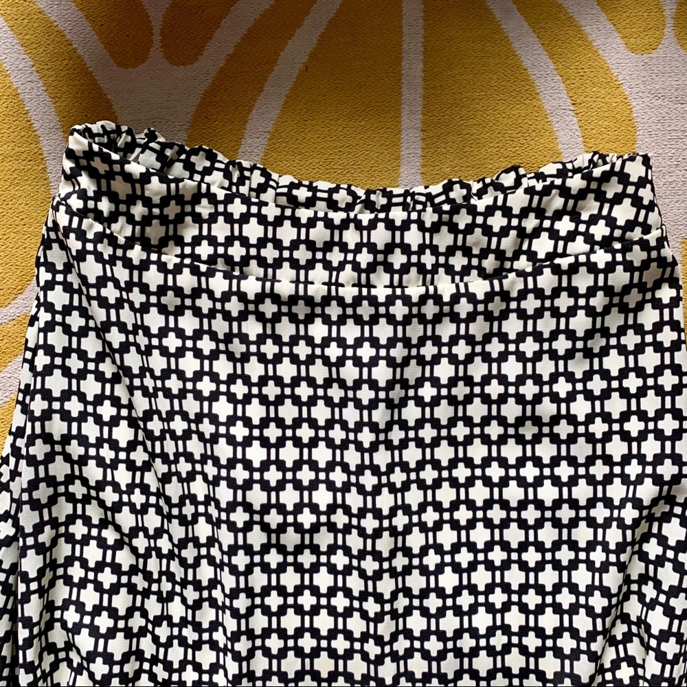 Black & Ivory High-waisted Maxi Skirt - Picture 4 of 8